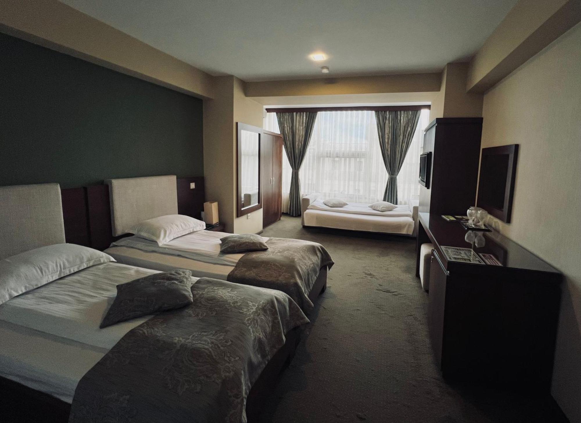 Hotel Royale Галац Экстерьер фото